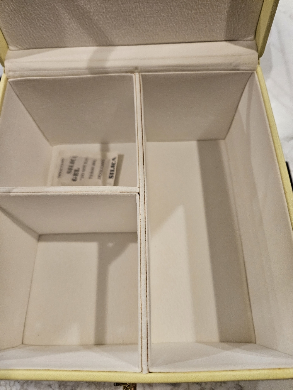 Box - Picture 3 of 10